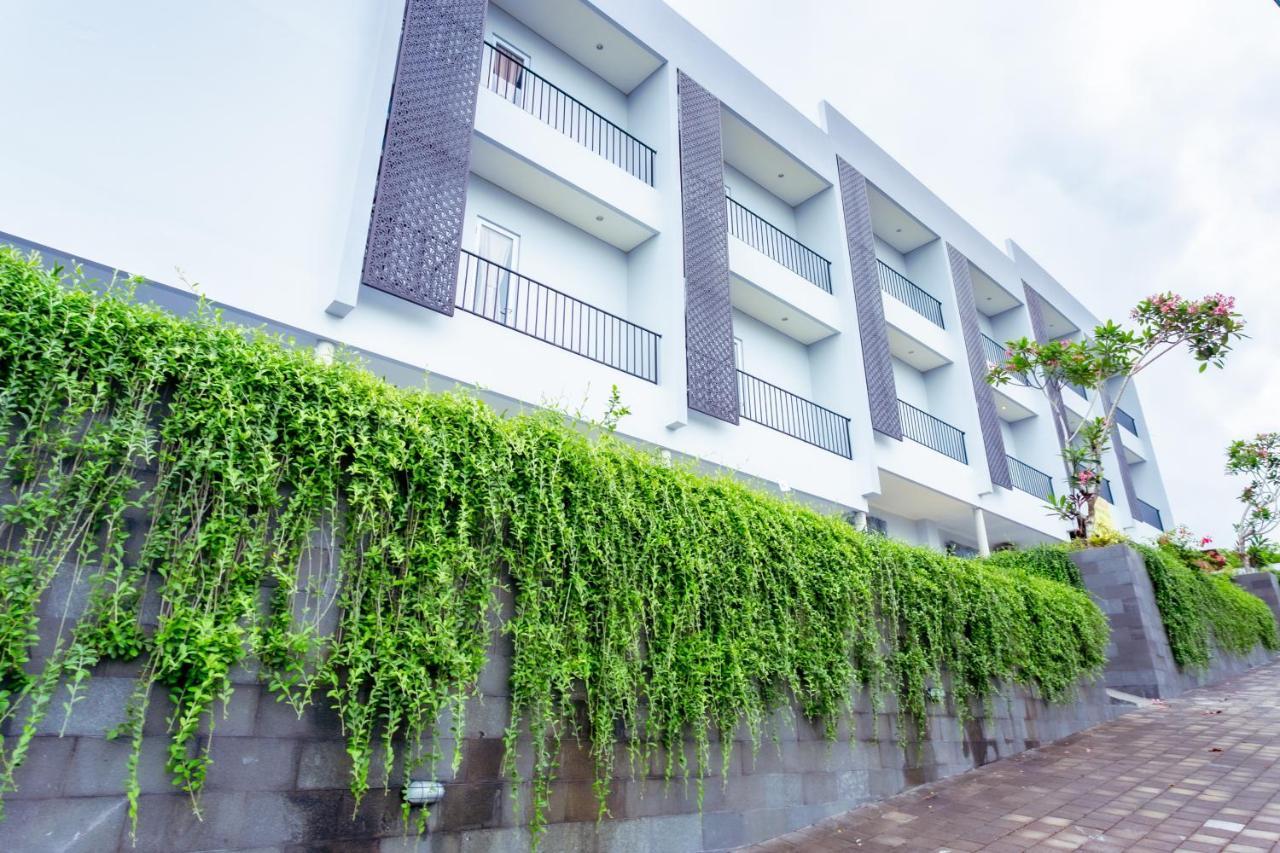 Nivasa Hotel Ungasan  Exterior photo